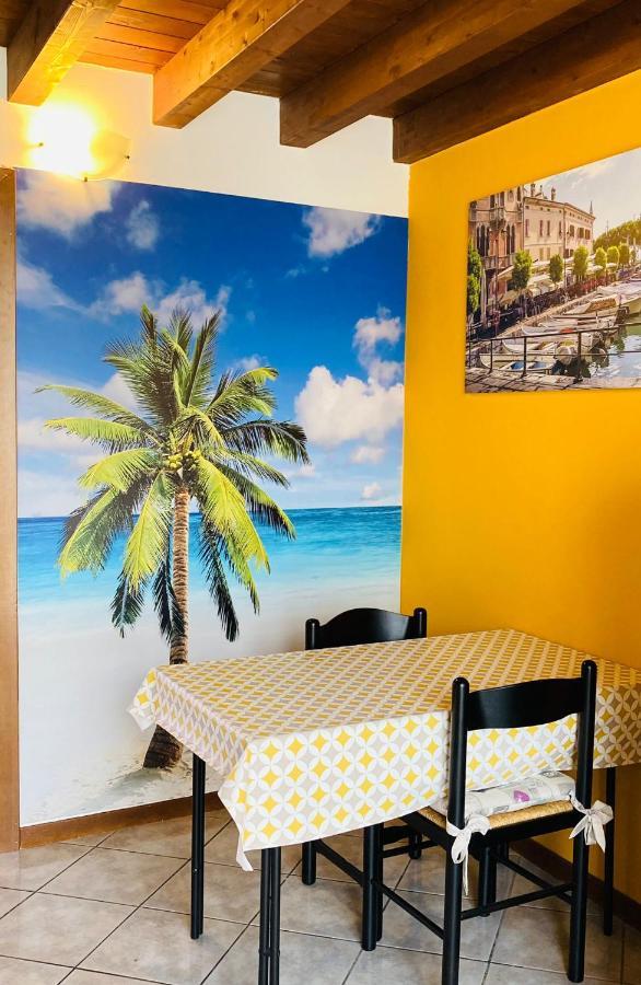 Palm Beach - Your Private And Complete Apartment In Desenzano Del Garda Bagian luar foto