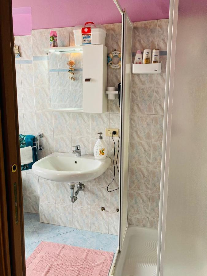 Palm Beach - Your Private And Complete Apartment In Desenzano Del Garda Bagian luar foto