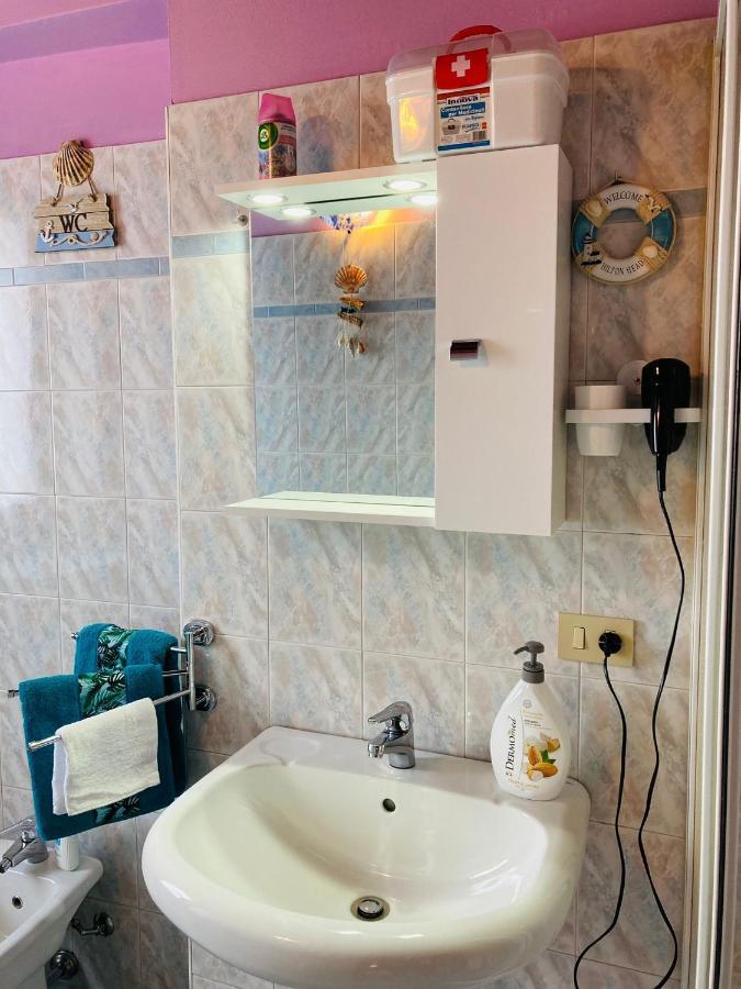 Palm Beach - Your Private And Complete Apartment In Desenzano Del Garda Bagian luar foto