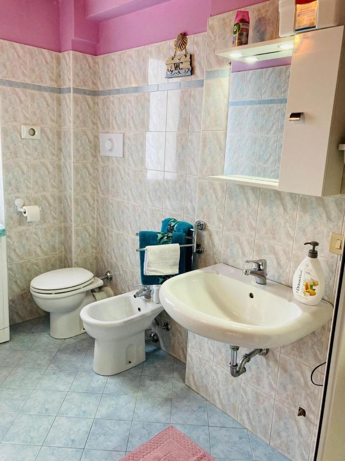 Palm Beach - Your Private And Complete Apartment In Desenzano Del Garda Bagian luar foto