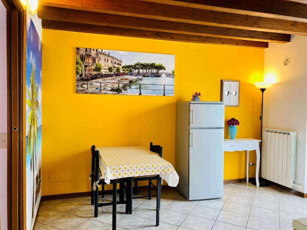Palm Beach - Your Private And Complete Apartment In Desenzano Del Garda Bagian luar foto